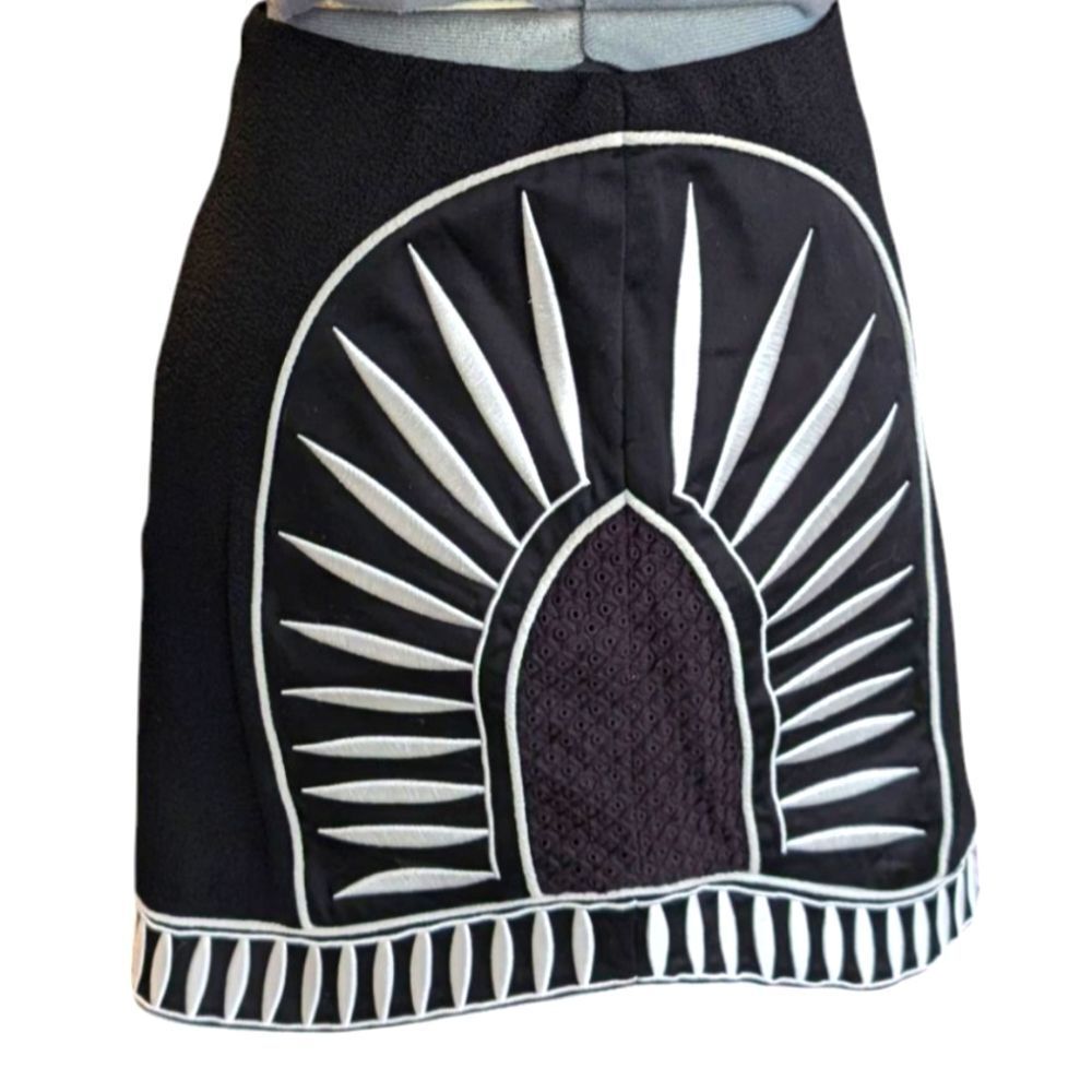 Blessed Are The Meek Black And White Embroidered Skirt‎ Women's Size 3